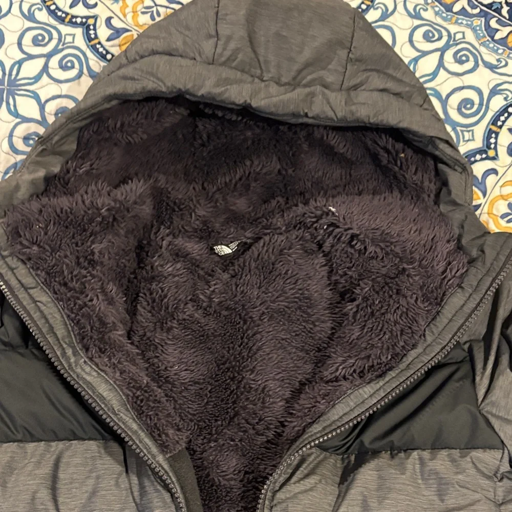 The North Face Men's Black and Gray Puffer Jacket - Picture 3 of 4